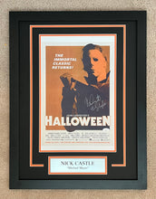 Load image into Gallery viewer, Nick Castle Autograph Signed HALLOWEEN 11x17 Movie Poster Framed Display
